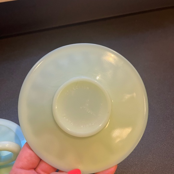 Pair of Vintage French Mint Green Cups and Saucers - Picture 10 of 14